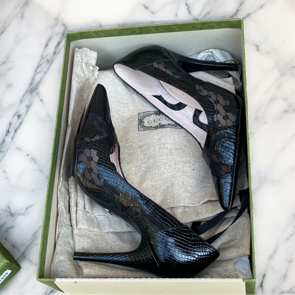 Black Gucci Python Embossed Pumps - Picture 7 of 7